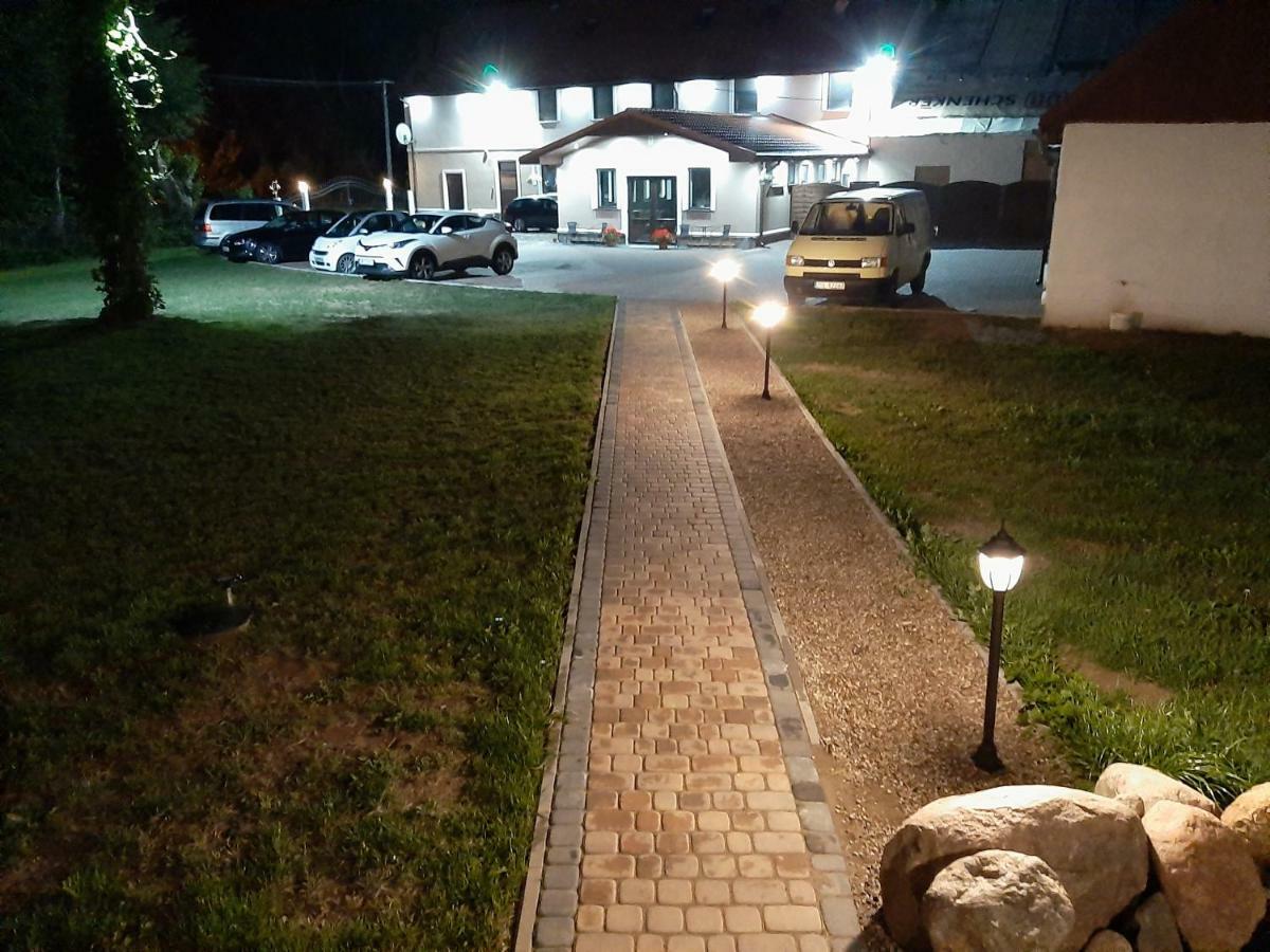 Zajazd Zamkowy - Schlossgasthof Krąg Kültér fotó